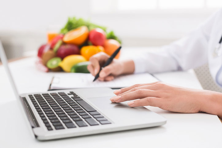becoming a registered dietitian online