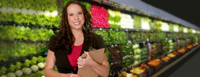 Nutritionist at grocery store