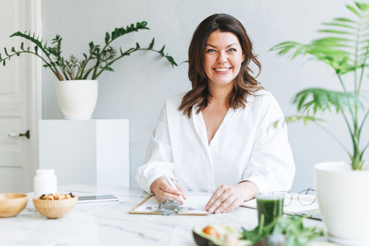 smiling nutritionist 