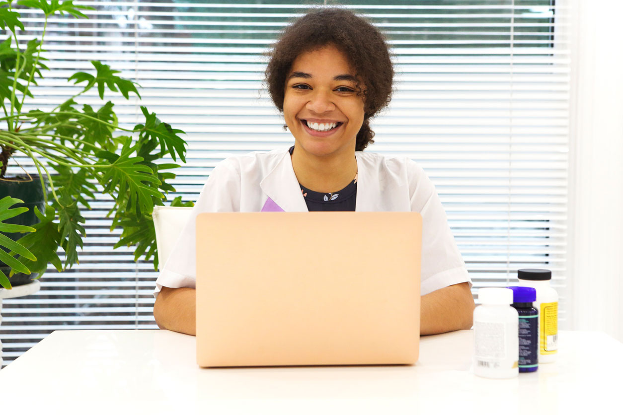 smiling nutritionist